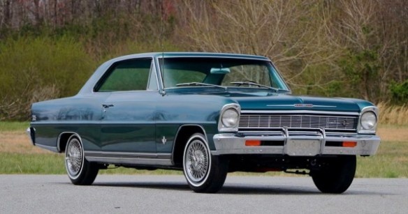 В эпоху маслкаров доминировали двигатели V8 с биг блоками, но были и несколько меньших двигателей, которые могли с ними конкурировать.