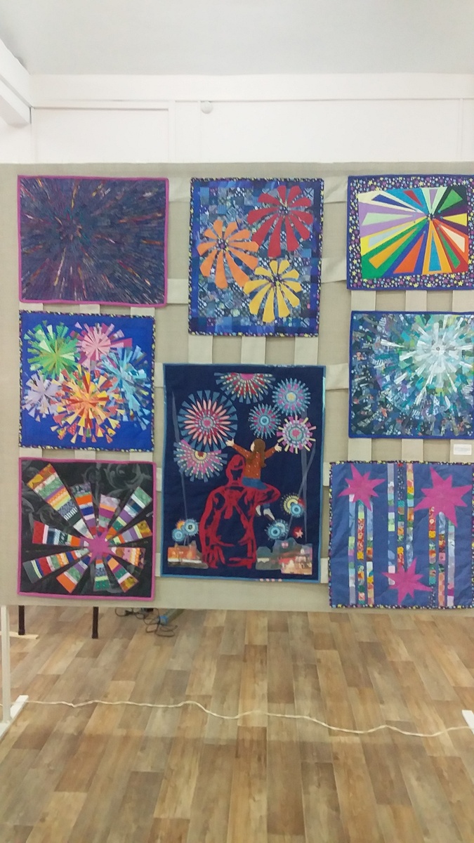 Центральное коллективное панно "Салют, Победа!"