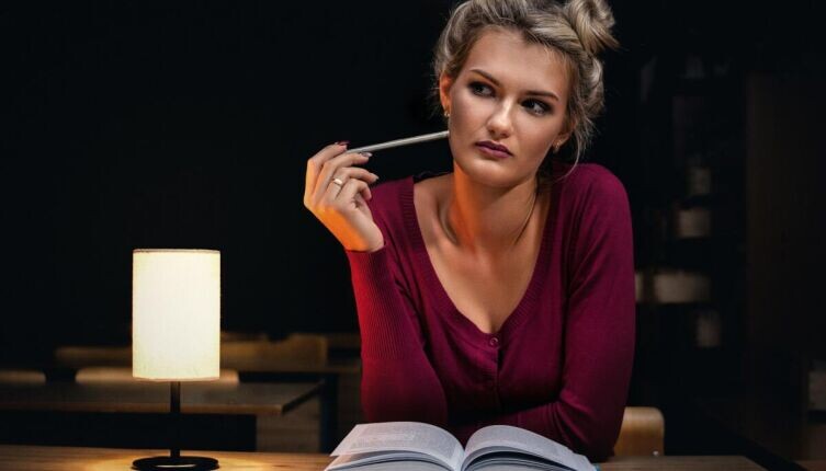    В какие приметы верят лишь студенты? Фото: Andrey Zvyagintsev on Unsplash