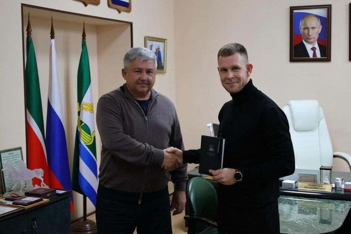    Денис Лулаков уже через день после ухода из Минмолодежи трудился на новом рабочем месте: помощником главы Зеленодольского района РТ. взято из телеграм-канала мэра Зеленодольска Михаила Афанасьева