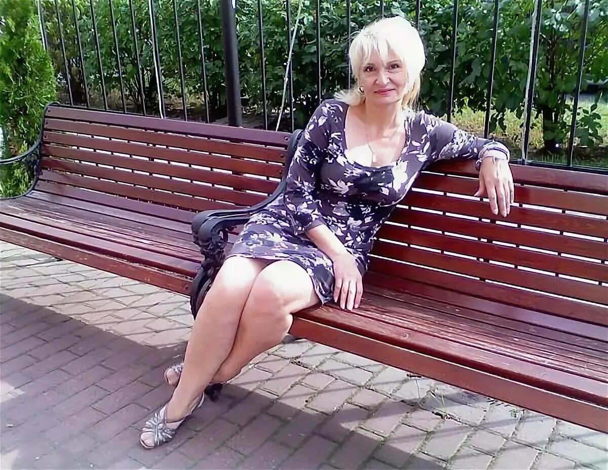 Она не просит многого от мужчины в возрасте 50+. Ей нужна всего-то лишь от вас забота и ласка и любовь. А вы в ответ получите от этой женщины сполна.                                                             