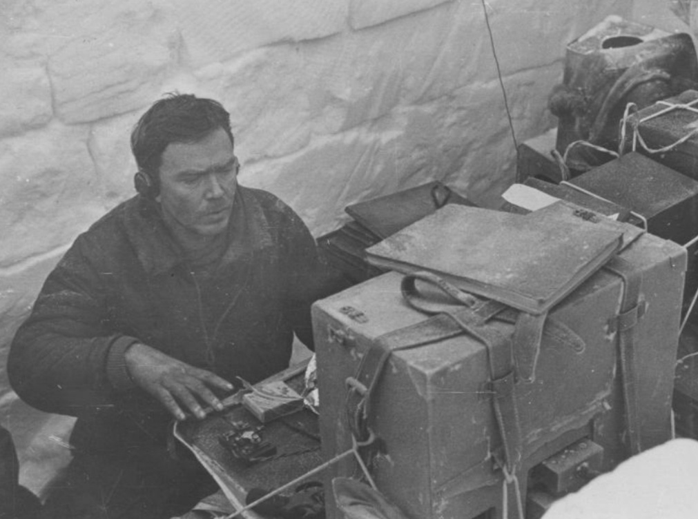 Снежная радиорубка. 