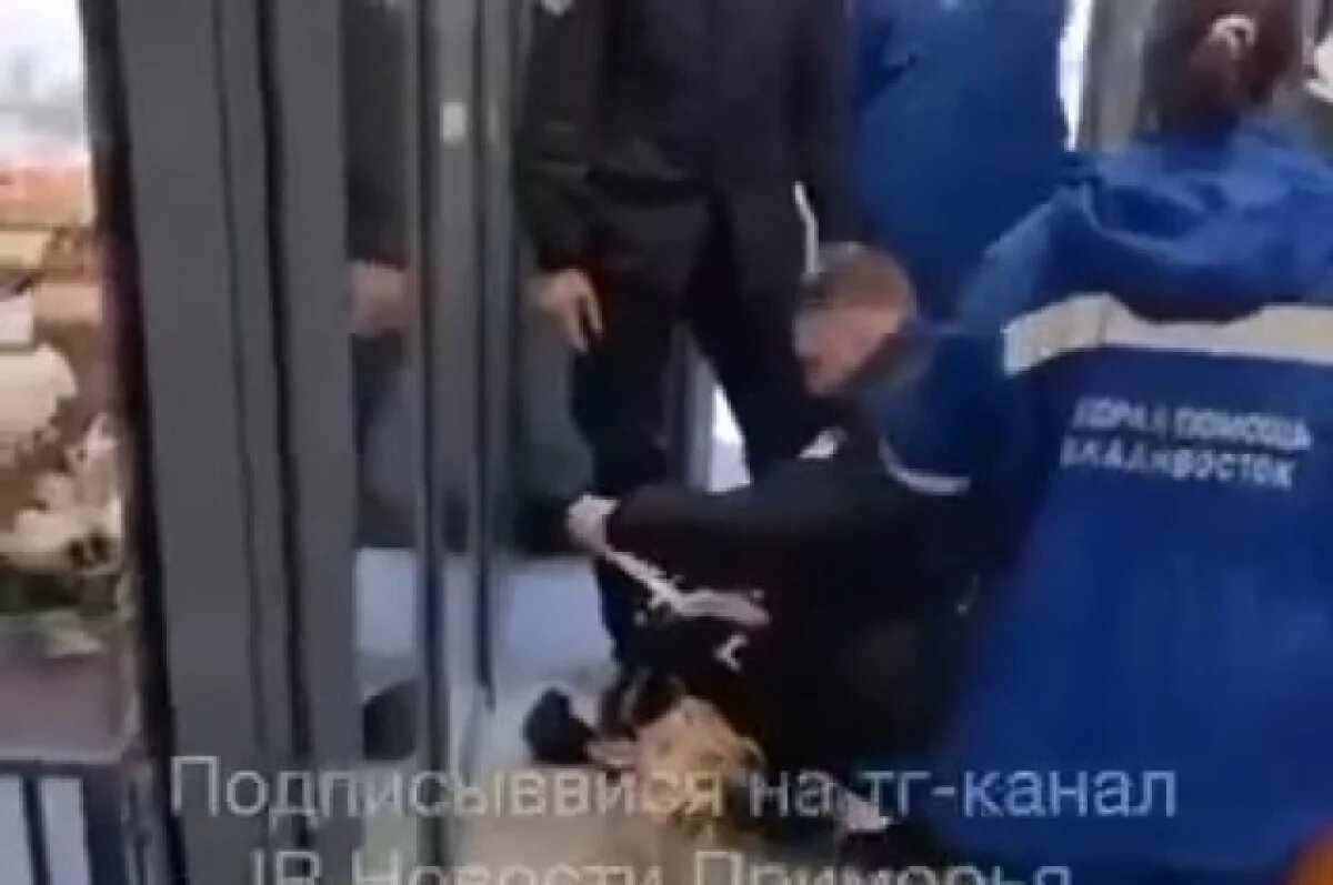    Погром в цветочном магазине: полиция Владивостока задержала дебоширку