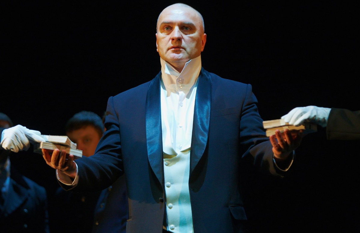 Александр Балуев в театре