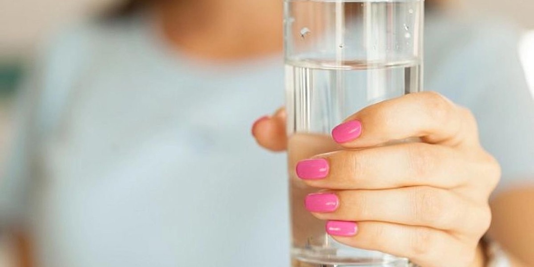 Почему стакан тёплой воды по утрам меняет работу организма сильнее, чем любая диета