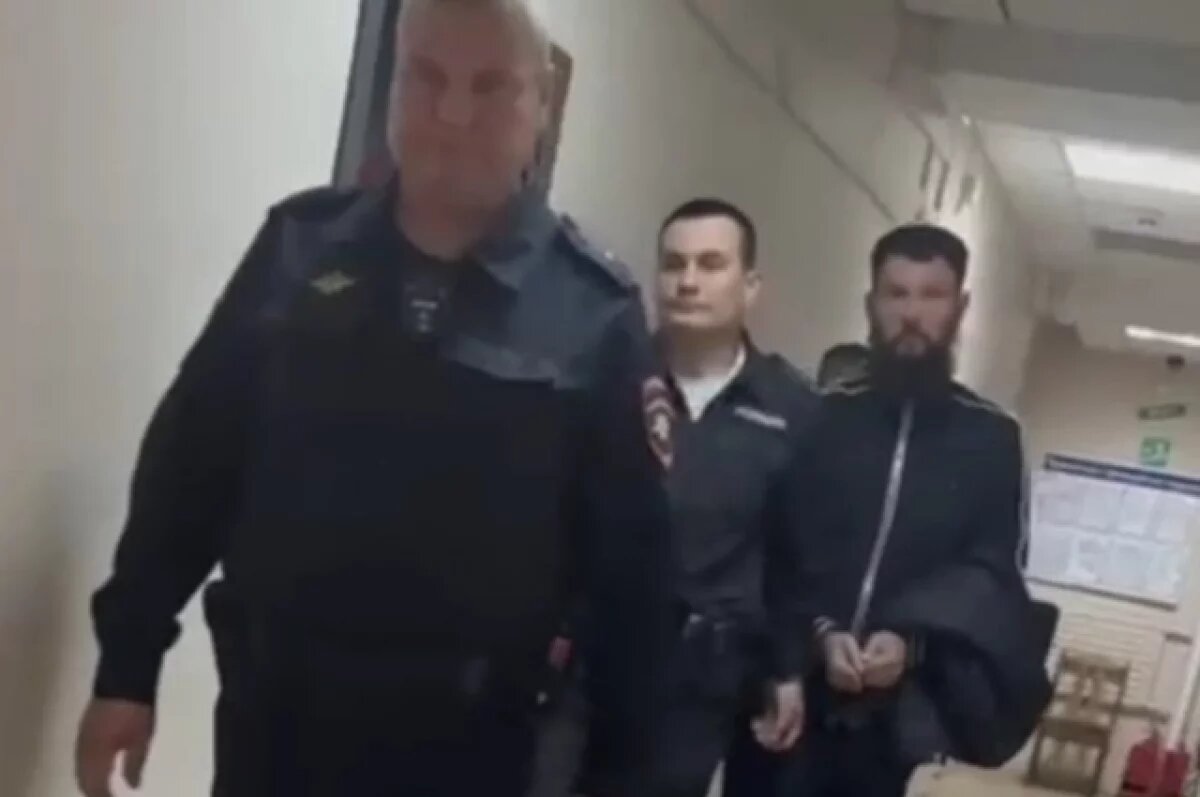    Во Владивостоке задержан риелтор за мошенничество с квартирами пенсионеров