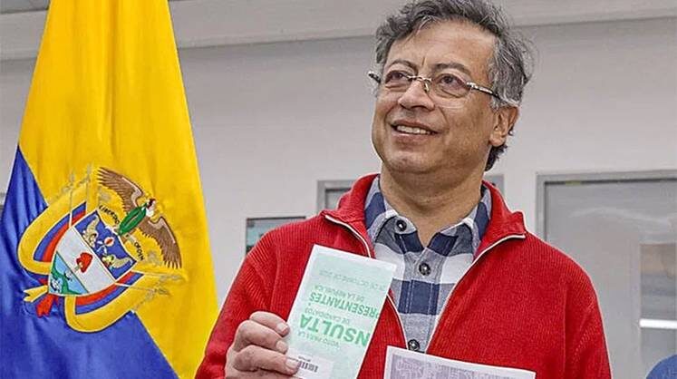    EPA/MAURICIO DUENAS CASTANEDA Европейцы испугались того, что президент Колумбии Густав Педро находится под санкциями США