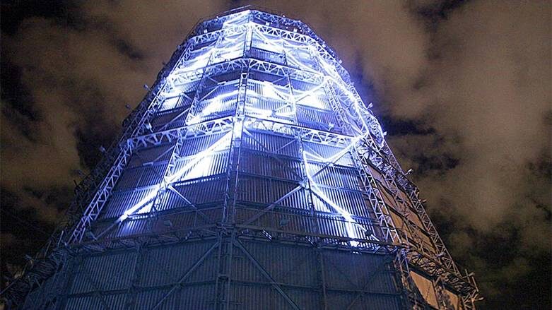    ФЕДОР ТЕЛКОВ: Инсталляция «Молния» Екатерины Пугач на заводе «ВИЗ-Сталь». 1-я Уральская индустриальная биеннале (2010 год)