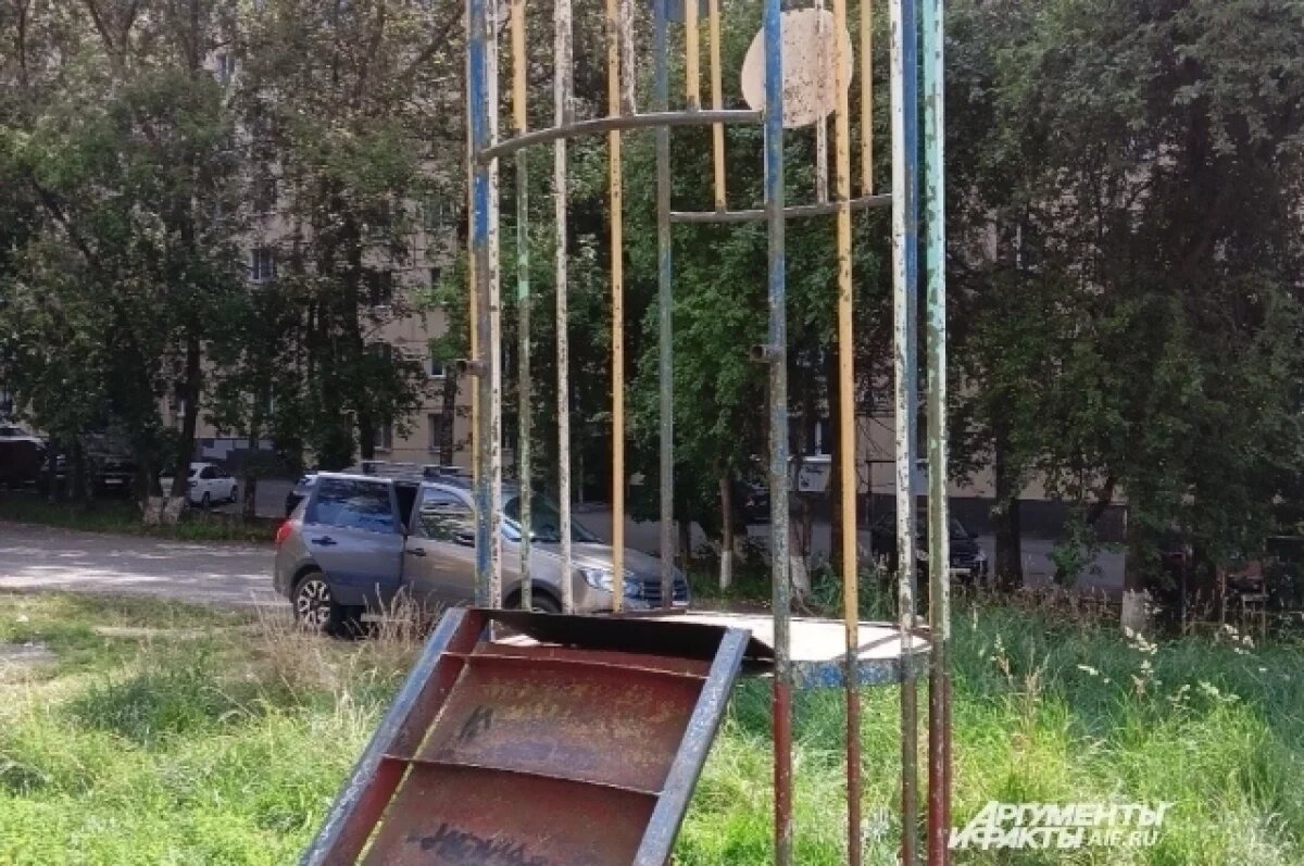    Оренбург: 208 детских и спортплощадок не отвечают обязательным требованиям