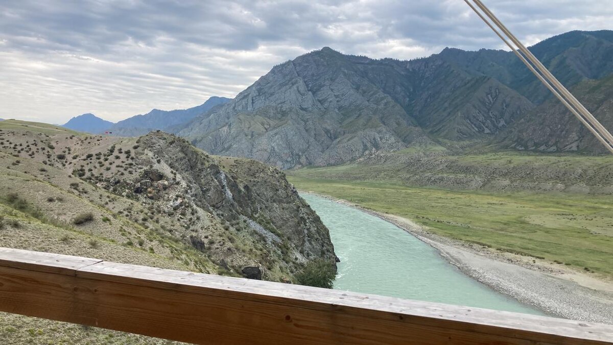 Вид из глэмпинга Выше Гор