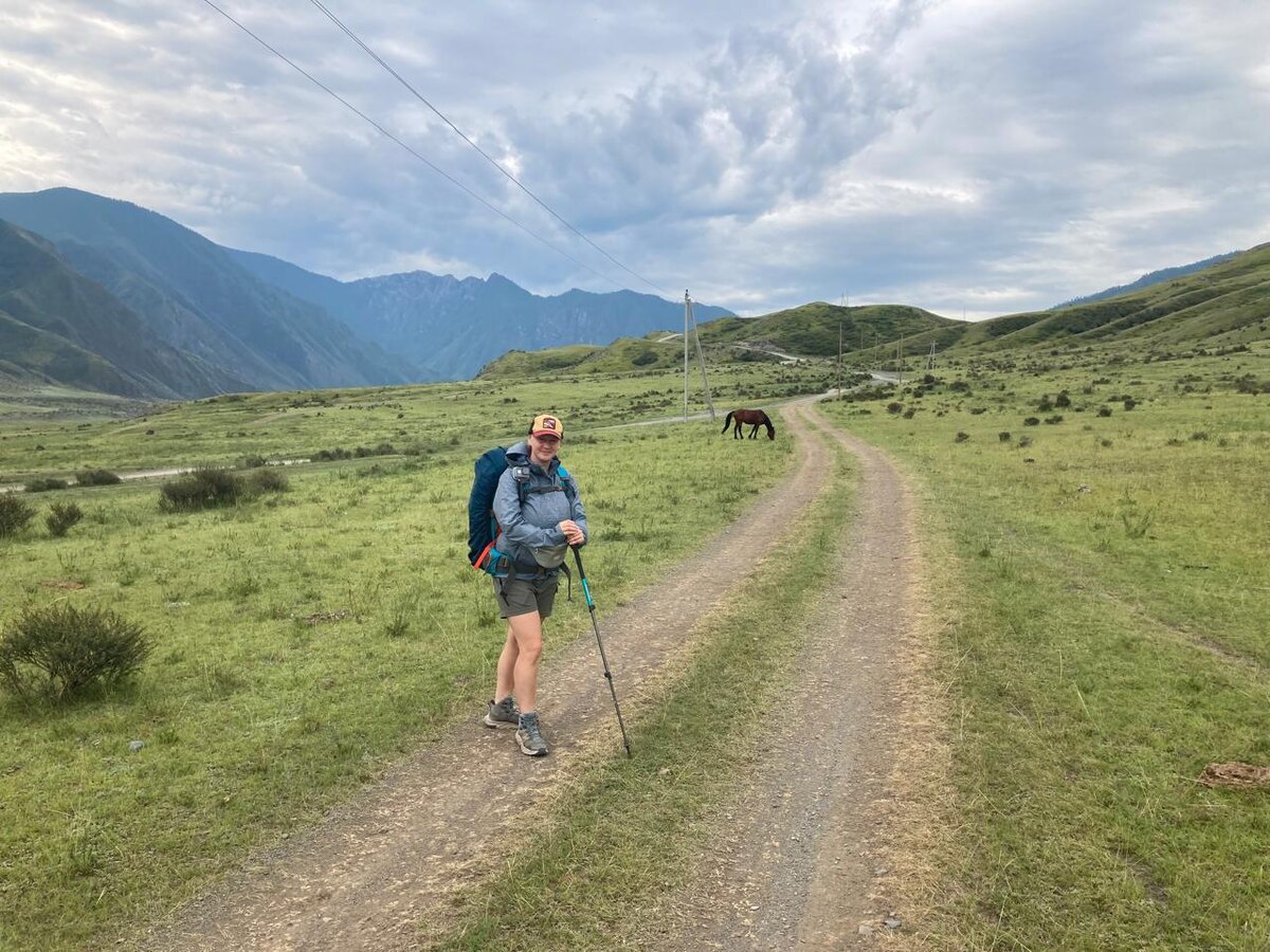 Высадили нас на краю села Инегень