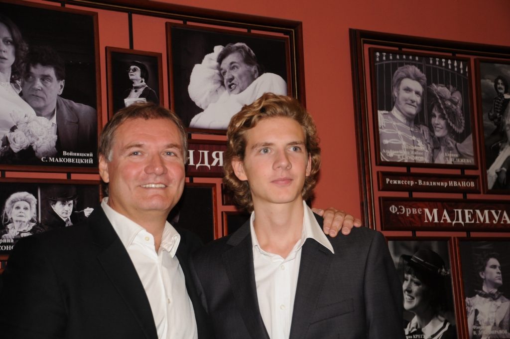 Народный артист России Владимир Симонов с сыном Василием. Фото- Яндекс-картинки