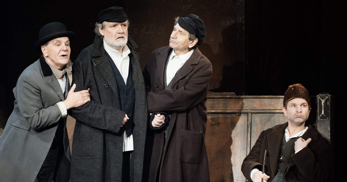 Владимир Симонов в спектакле "Улыбнись нам, Господи."Фото- Яндекс-картинки