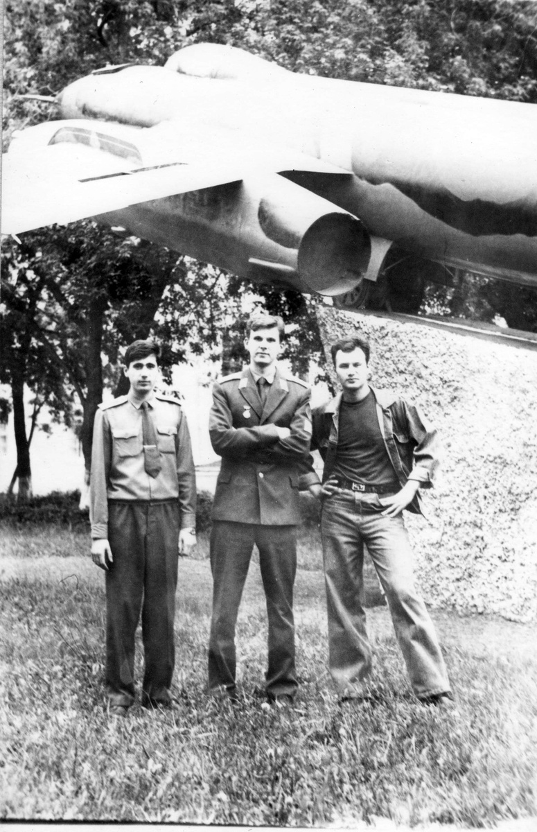 Тамбовское ВВАИУ. 1994 год. Этофото упоминается в рассказе. 
