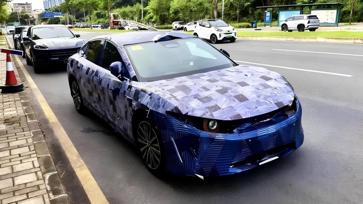    Фото: CarNewsChina, бильд-редактор: Адэлина Мамедова