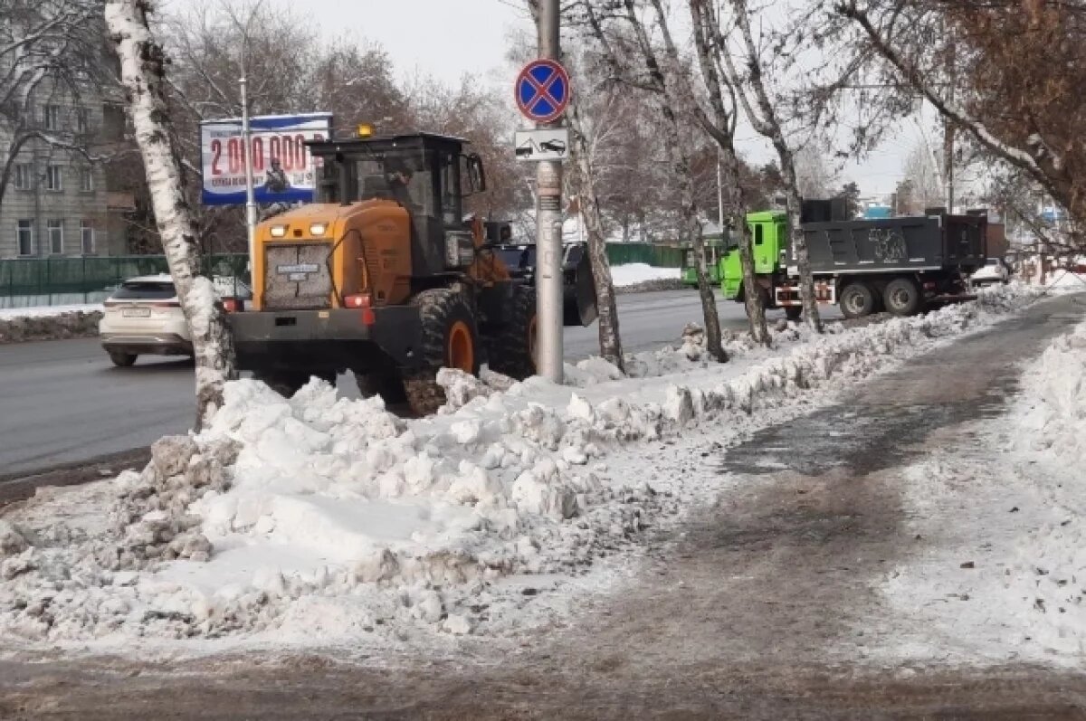   В Новосибирске за три дня вывезли более 70 тысяч кубометров снега