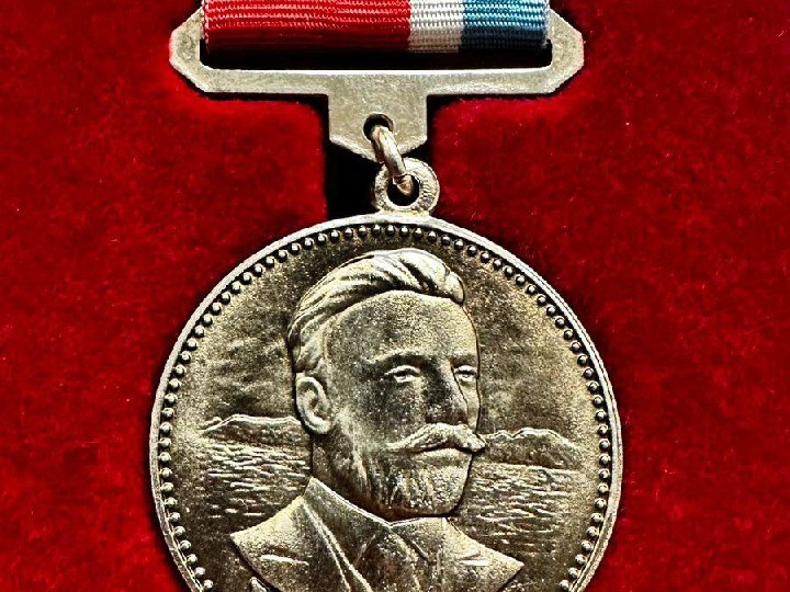 15 ноября — день рождения Владимира Александровича Русанова