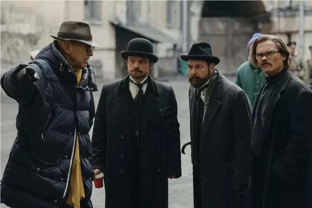 © Фото : Анастасия Ляшенко
Режиссёр Андрей Кончаловский на съемках сериала "Хроники русской революции"