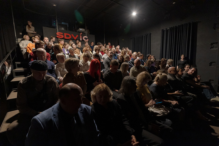    Камерный театр «Сдвиг» открыл юбилейный 10-й сезон