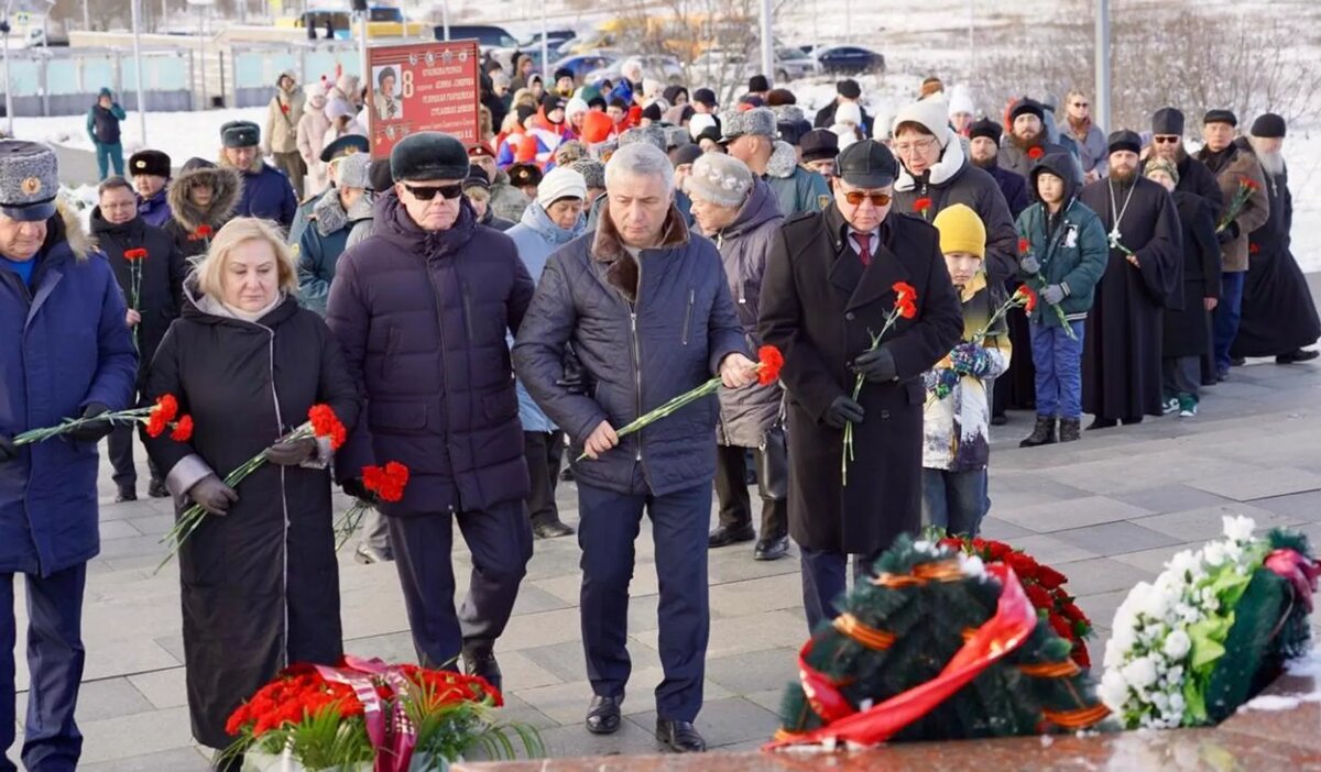 Казахстанские дипломаты почтили память героев-панфиловцев в Волоколамске © Photo : Посольство Казахстана в России