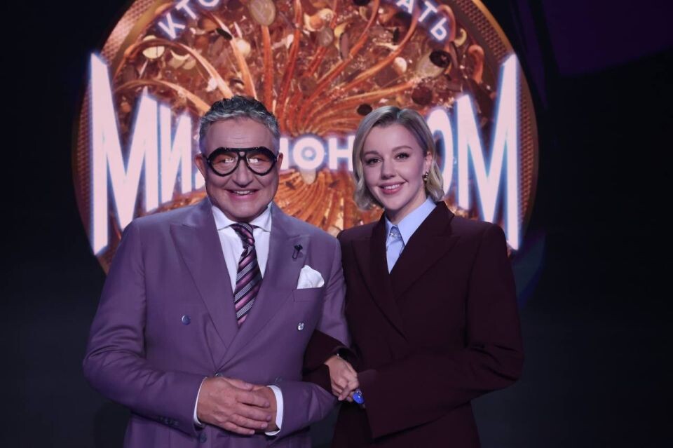    Юлианна Караулова и Дмитрий Дибров. Источник: t.me/karaulovalova