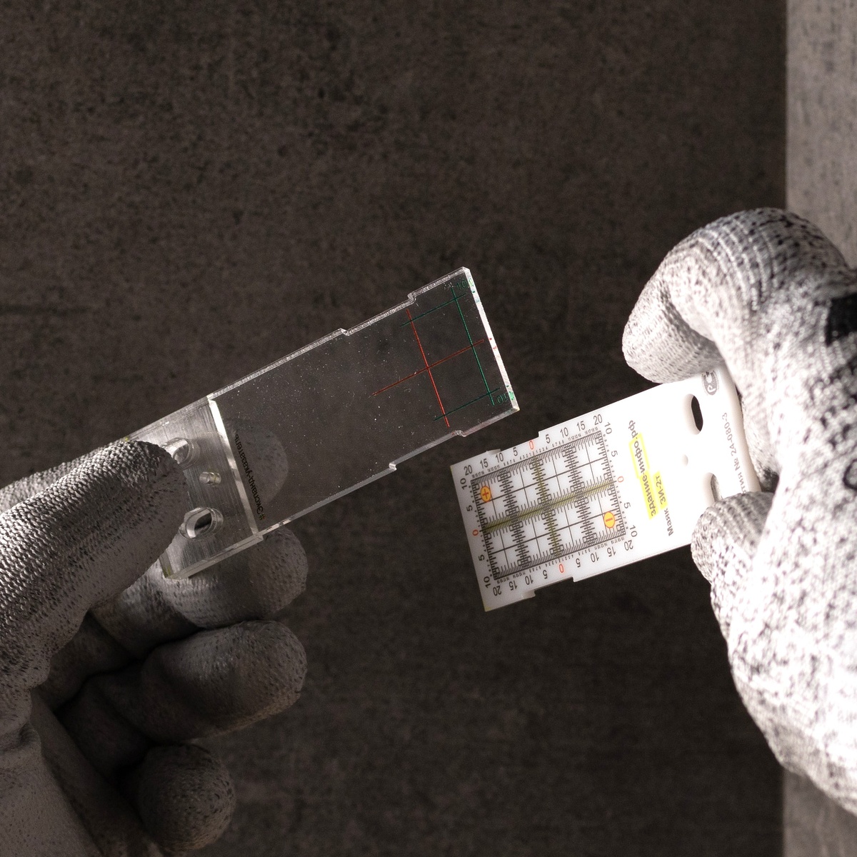 Современный пластинчатый маяк для наблюдения за трещинами