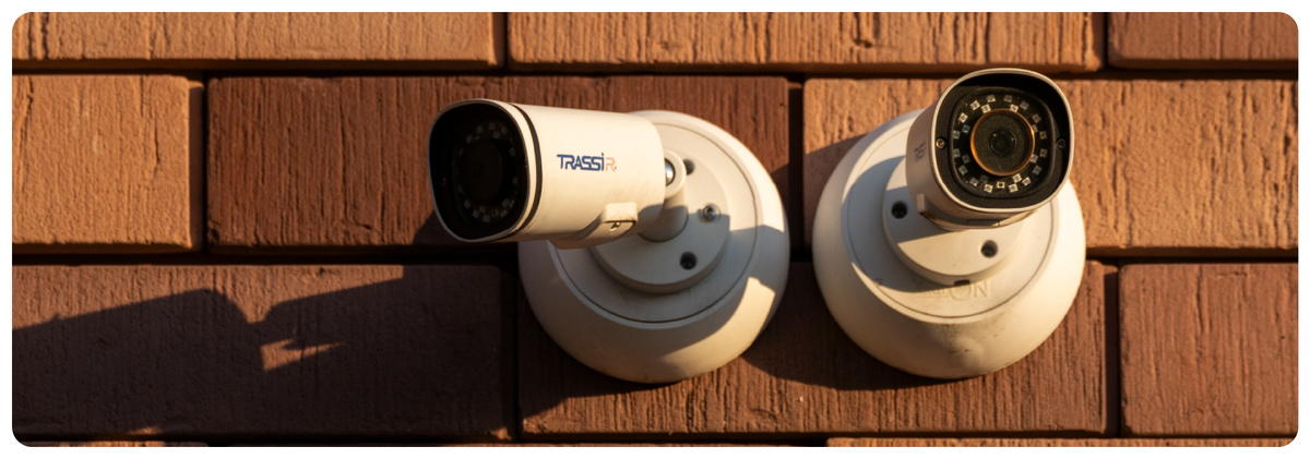 Камеры видеонаблюдения по всему периметру дворовой территории добавят спокойствия 

