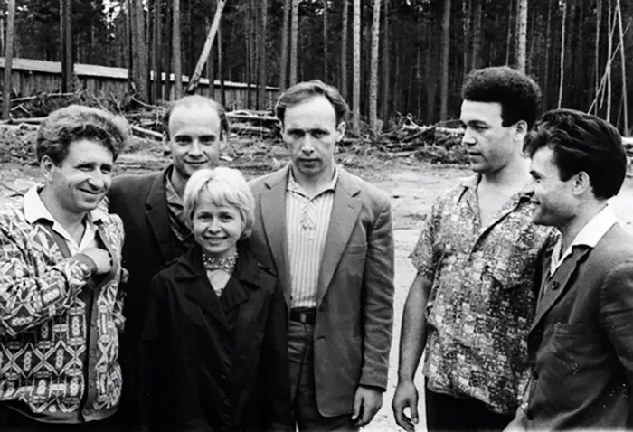 Александра Пахмутова и Николай Добронравов объездили всю страну, много общались с героями своих песен и с теми, кто их исполнял