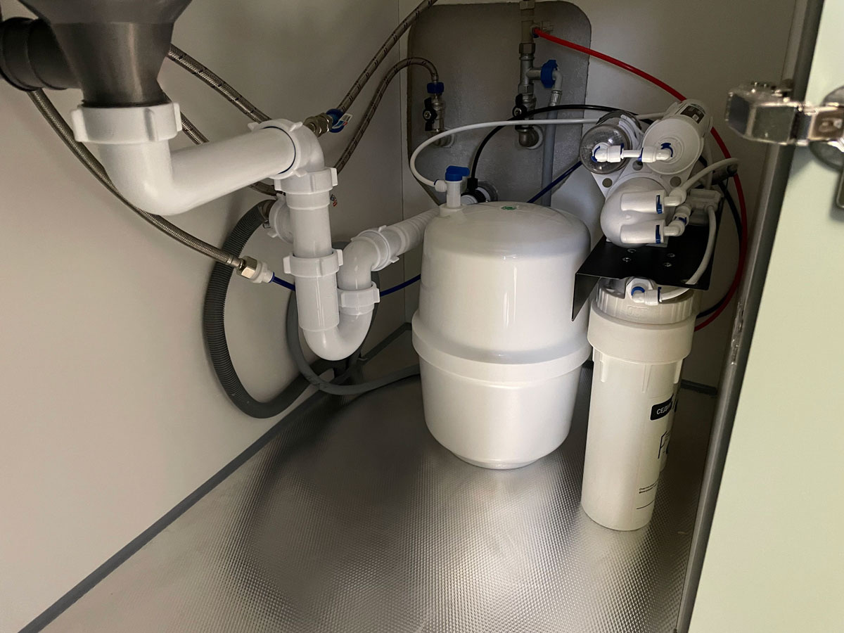 Установленная система Экодар Осмос 6 Eko