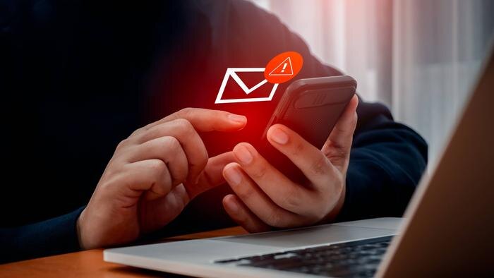 Обложка © Shutterstock / FOTODOM / tete_escape