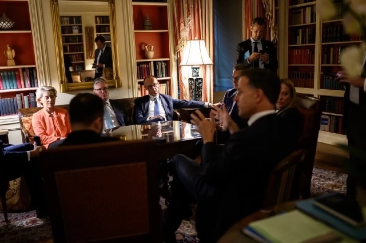    Британцы просят лидеров ЕС уехать в зону боевых действий и отстать от людей