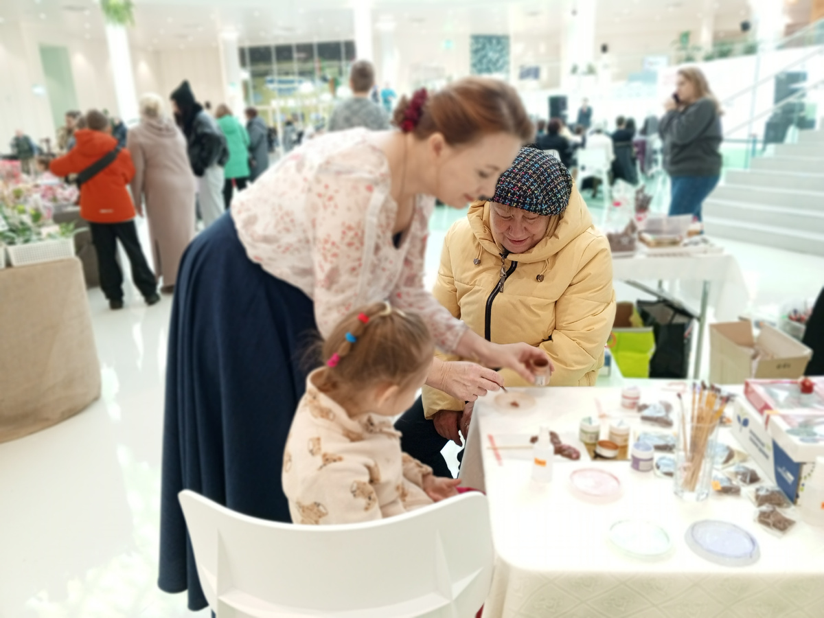 Мастер-класс по росписи шоколадных фигурок