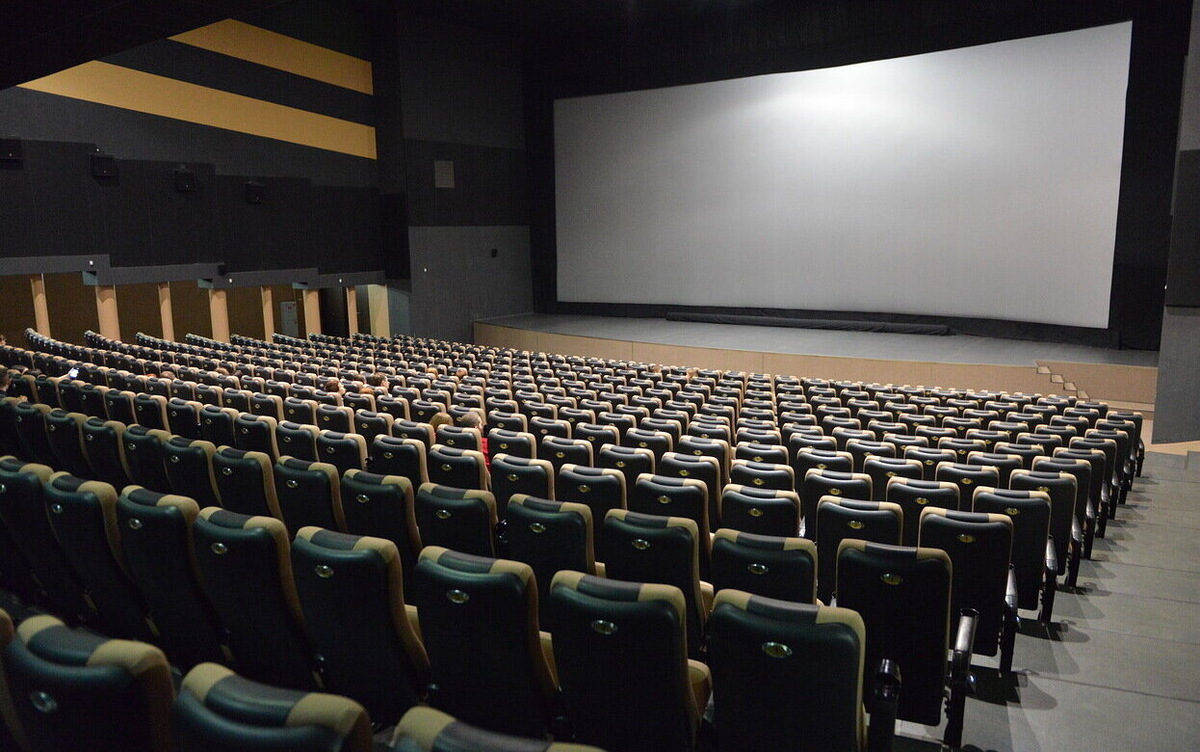    Опрос IZHLIFE: более 90% ижевчан предпочитают смотреть фильмы дома