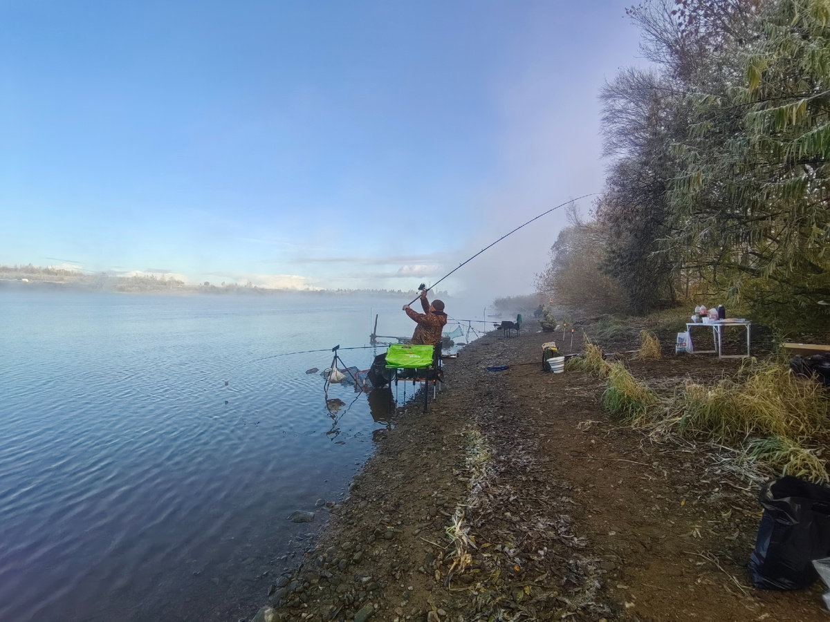 Утро на реке Волхов