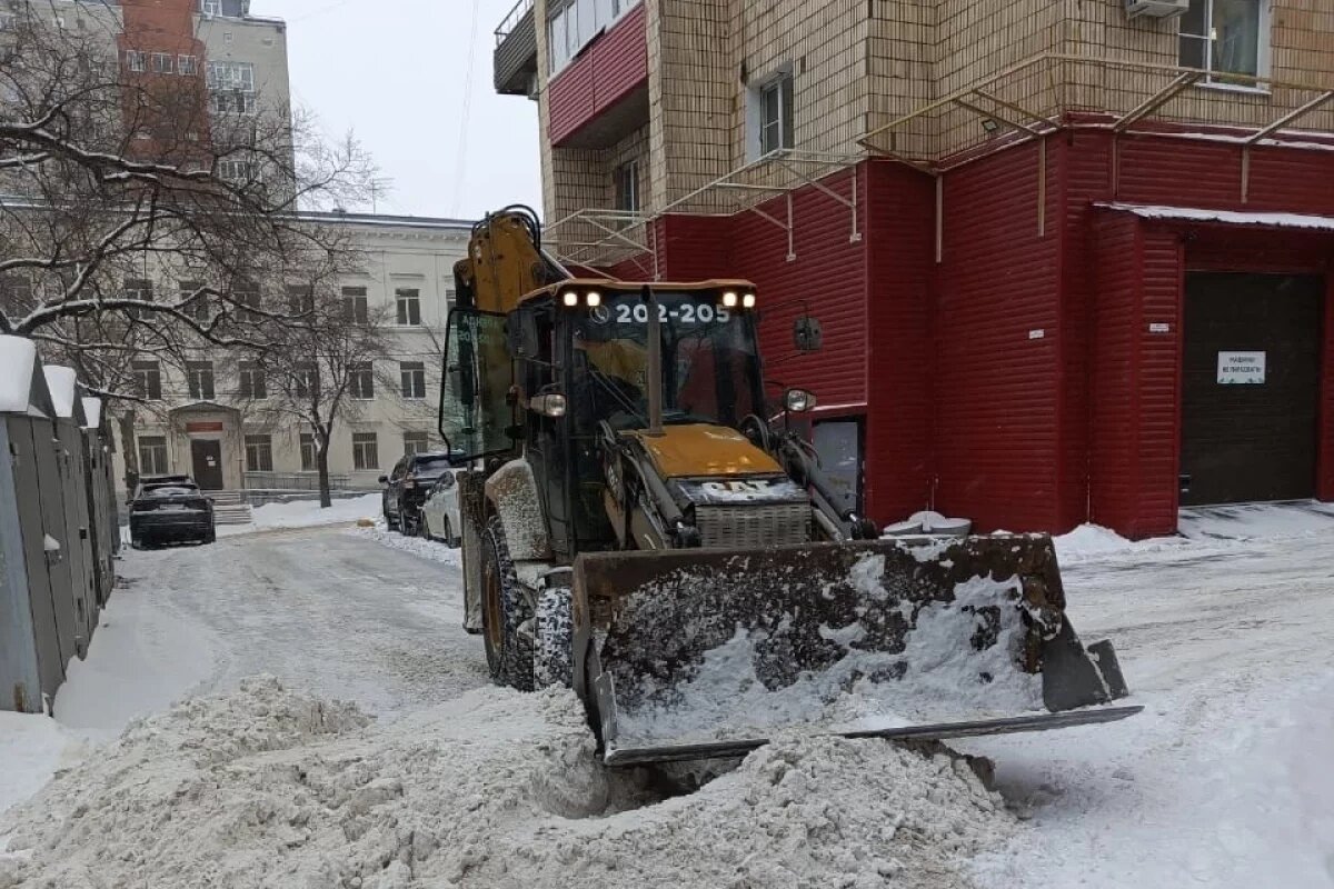    УК, не чистящие снег в Хабаровске, будут штрафовать на десятки тысяч рублей