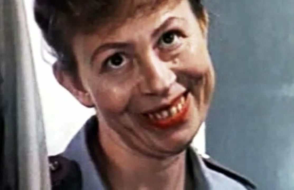 В реальности советская женщина-Наполеон часто выглядит примерно так.