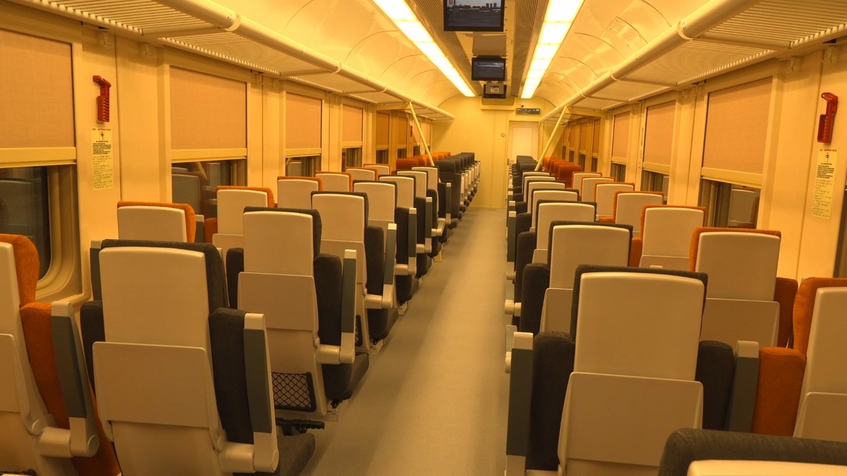 В первую поездку они приняли пассажиров в понедельник утром