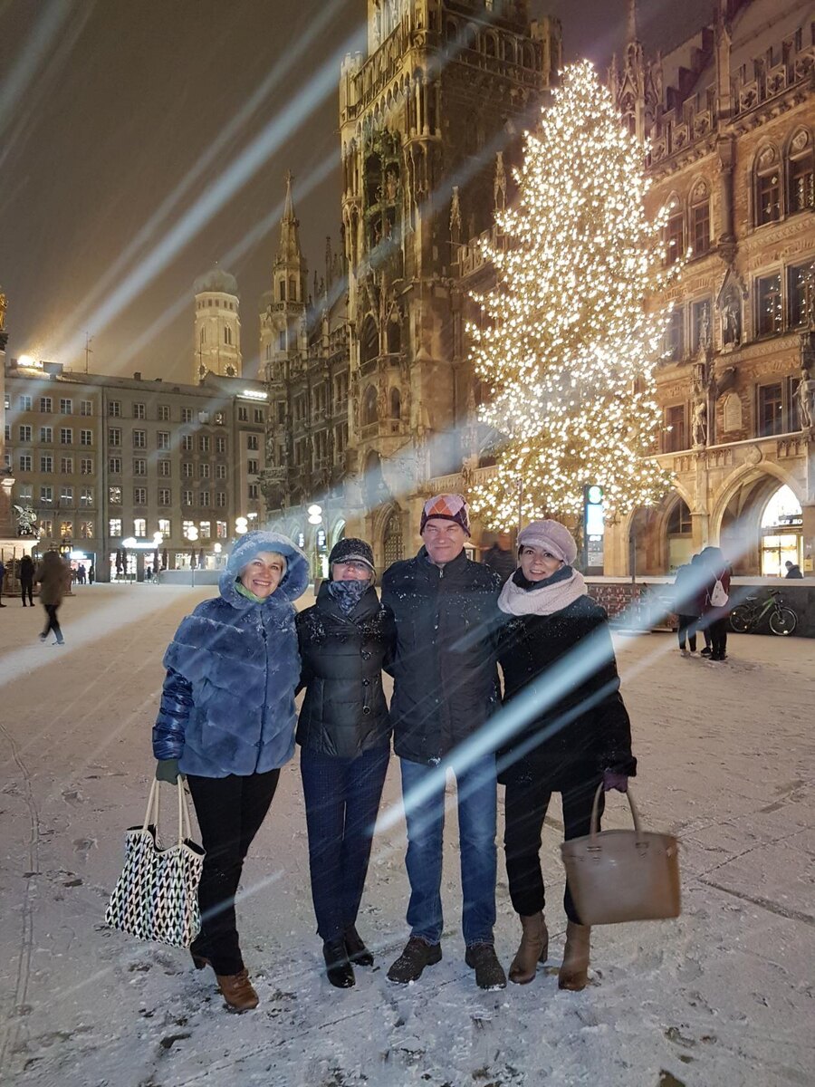 я, Ирина и Дима из Иркутстка и Оксана из Мали, Мюнхен, 29.12. 2017