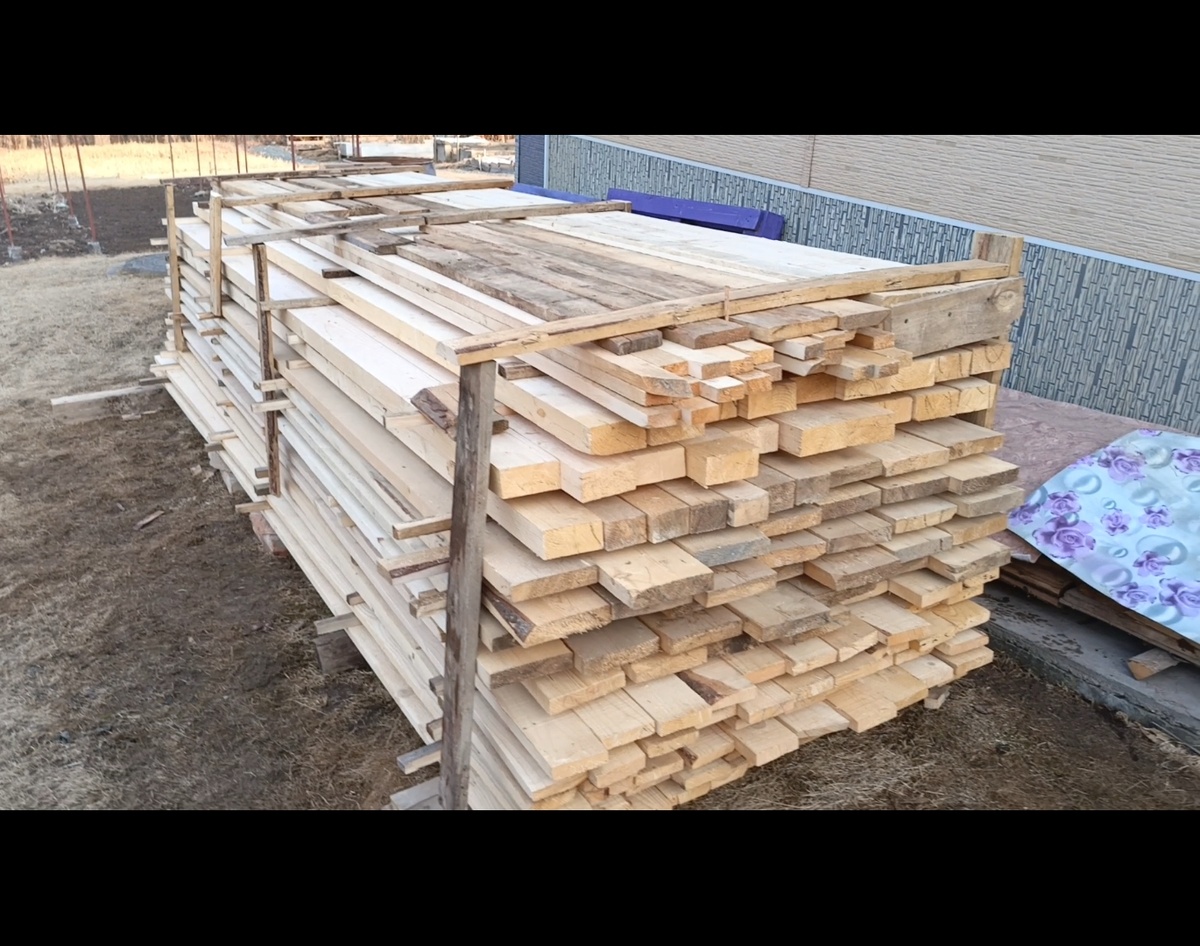 все материалы( доска) для беседки