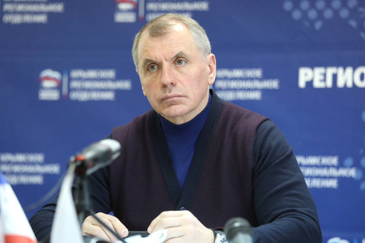 Владимир Константинов