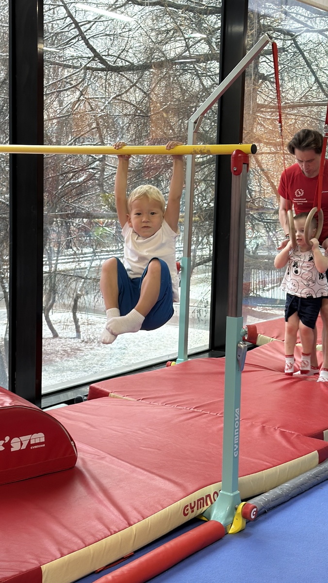 Пыхтит мой пирожок, старается 