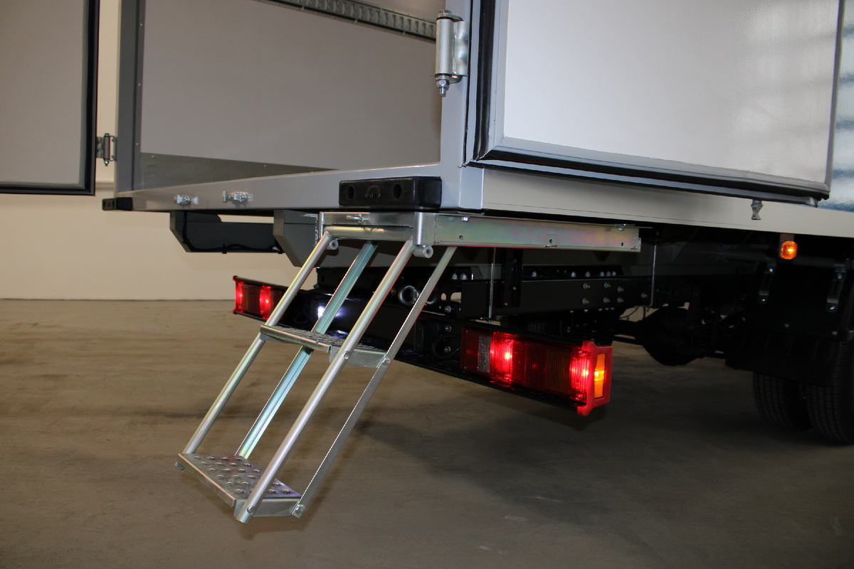 Складная выдвижная лестница