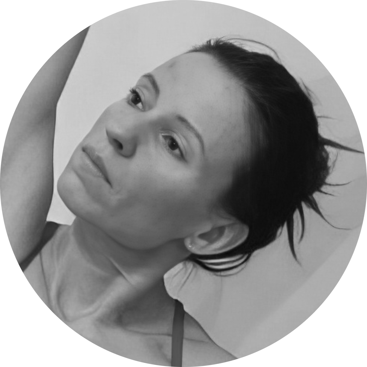    Какие упражнения помогут бороться с отеками? Показывает эксперт (фото 1)