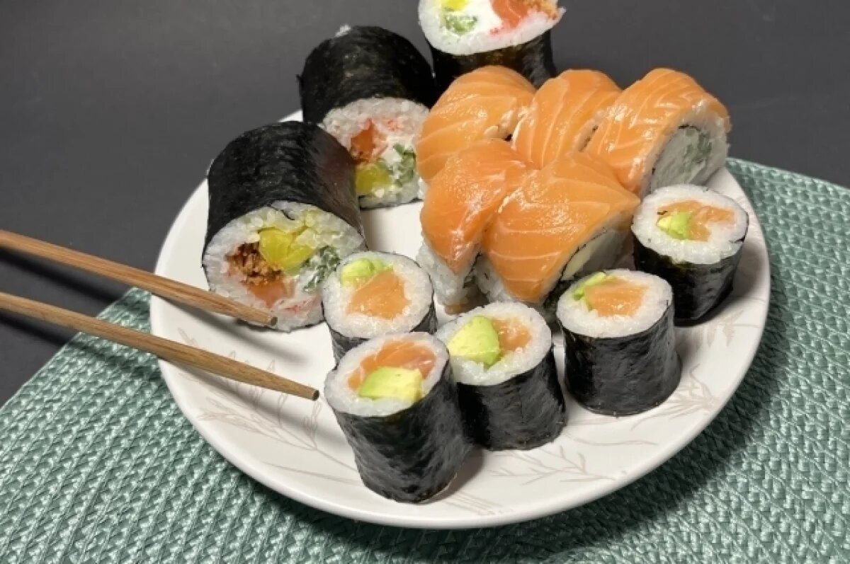    Самые низкокалорийные — роллы с огурцом, однако они и меньше всего насыщают.