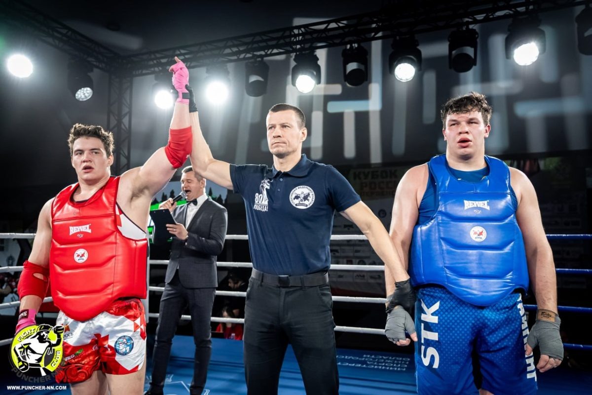    Победитель первенства России супертяжеловес Алексей Малов представляет автозаводскую спортшколу «Чайка» и клуб «Альтаир»