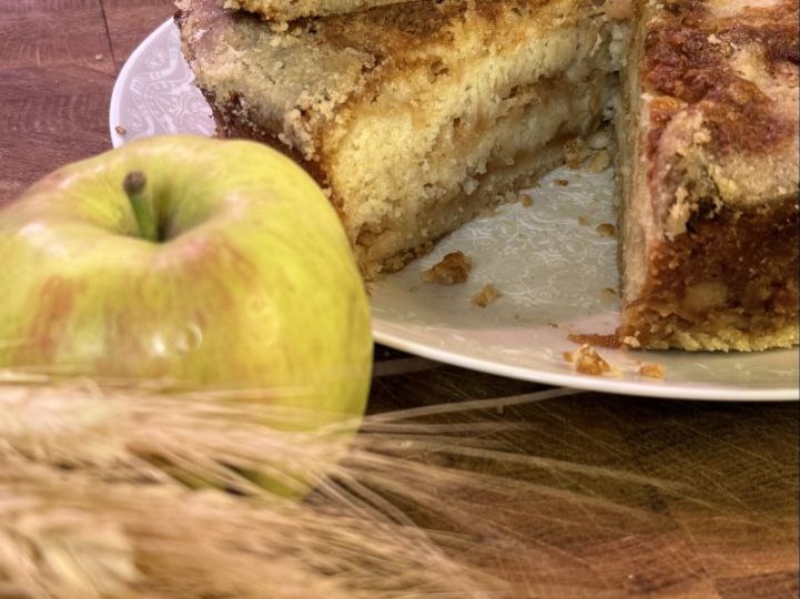 Пирог «Три стакана»: простой рецепт с яблоками, который покорит всех