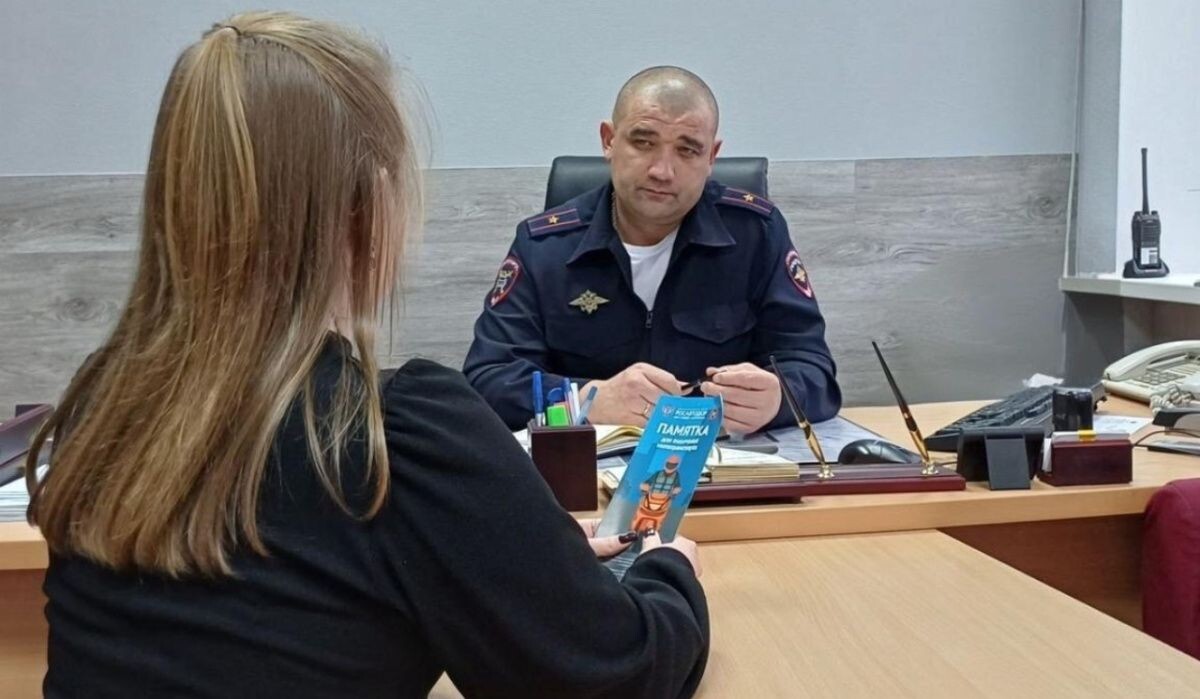     Брифинг с Рустамом Черновым. Источник: ОМВД по ЧГО Автор фото: Отдел МВД по ЧГО