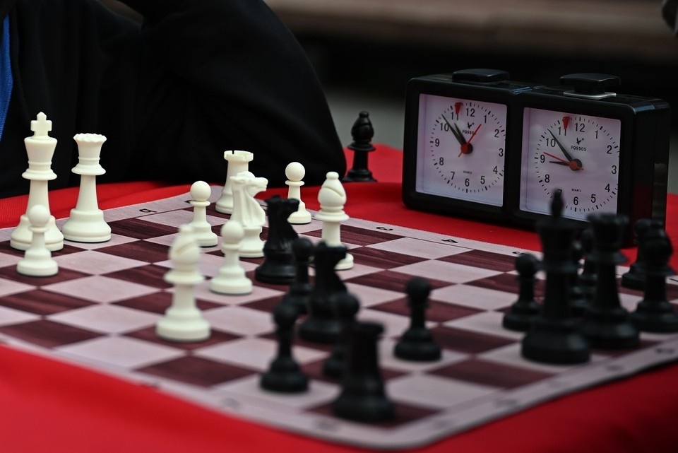    Студент набрал 6,5 очков из 9 возможных. Иван МАКЕЕВ