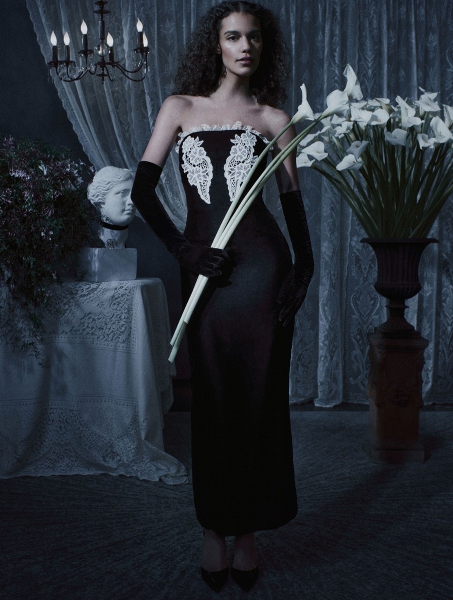 Платье из колекции Rodarte Rodarte Ready-to-Wear Fall-Winter 2025, которое Кристен Стюарт надела на церемонию Annual Governor's Award 2025. Материал: Rodarte.