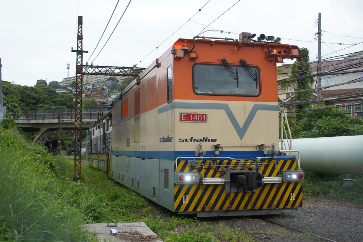 Двухкабинный узкоколейный тепловоз ST-S-1380-D от Schalke. Источник: AunzRailfan/X